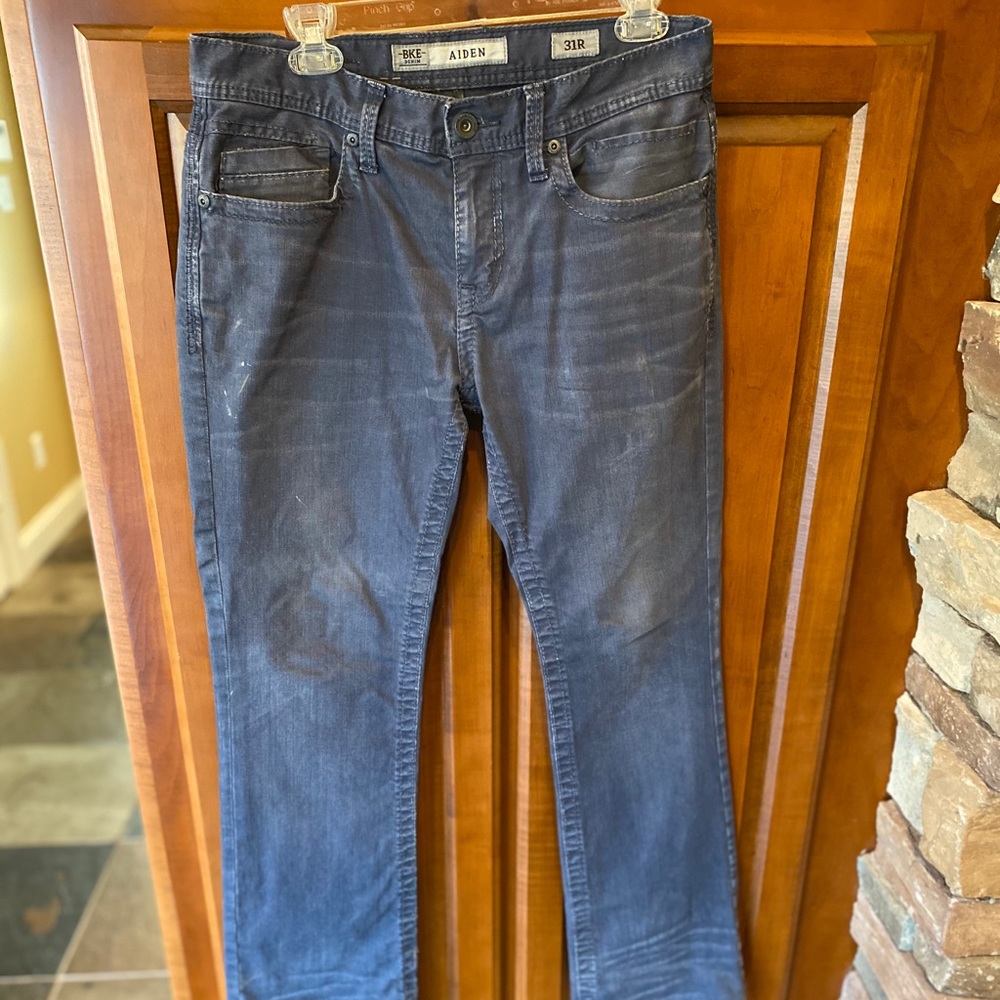 Buckle jeans